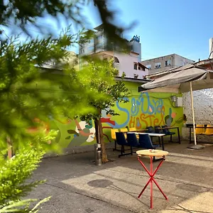  Hostal D1